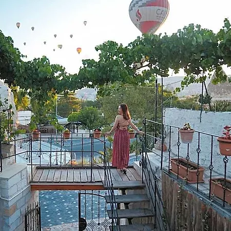 Paradise Cappadocia & Rooftop 3*